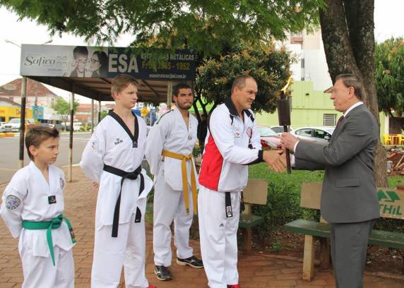 Evento foi realizado na Praça Henrique Becker Filho em Três de Maio
