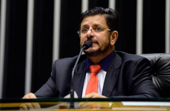 "Estou rompendo com o governo e vou 

colocar toda a bancada de Minas para romper também. Se Minas Gerais não tem ninguém capacitado para ser ministro, não devemos apoiar esse governo", afirmou Fábio Ramalho