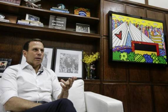 Queda de nove pontos em relação à pesquisa anterior ocorre após prefeito de São Paulo intensificar esforços 

para fixar seu nome como candidato ao Planalto em 2018