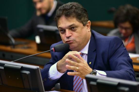 João Rodrigues (PSD) foi condenado a cinco 

anos e três meses de prisão por dispensa irregular de licitação