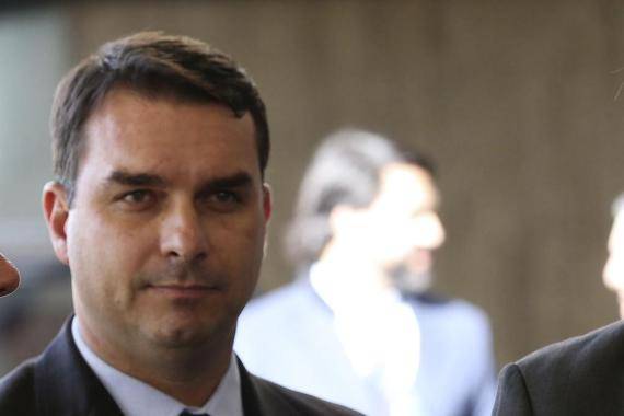 Apuração envolve ex-assessor Fabrício Queiroz