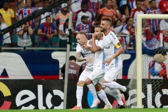 Equipe de Renato Portaluppi confirmou vaga com gol de Alisson no segundo tempo