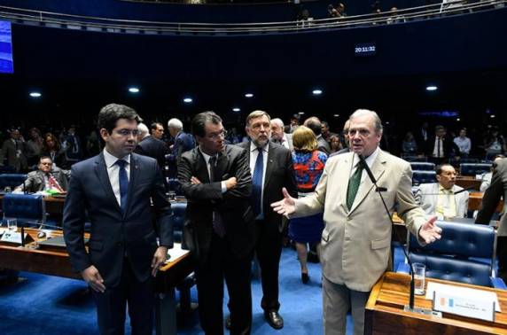 Em votação, parlamentares também avalizaram regra mais leve no cálculo de aposentadorias