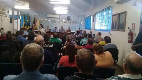 Uma denúncia de prática de ilícito político-administrativo feita pelo presidente do Sindicato dos Trabalhadores Rurais, Herminio Fin, levou à perda do mandato de prefeito exercido por Antônio Sartori (PSB)