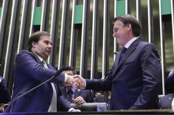 Atuação do ministro da Saúde, Luiz Mandetta, também é apurada