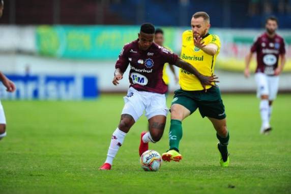 Centroavante Da Silva, emprestado pelo Tricolor, marcou o gol nos minutos finais da partida