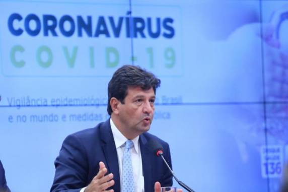 Presidente afirmou que "falta humildade" para o ministro da Saúde em entrevista nesta quinta