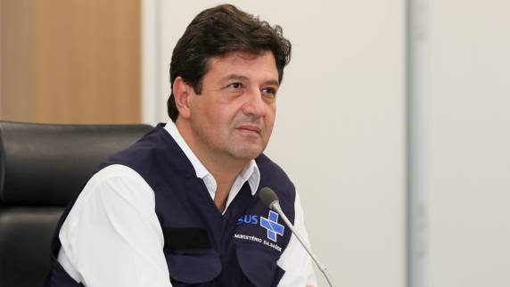 "Médico não abandona paciente", declarou novamente o titular da pasta em meio à crise com o presidente da República Jair Bolsonaro
