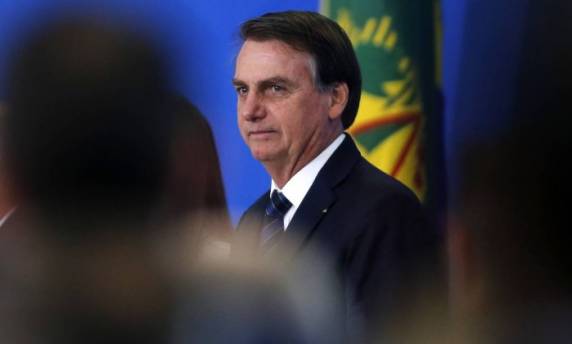 Pedidos de impeachment e preocupação com instabilidade política durante pandemia são os principais assuntos