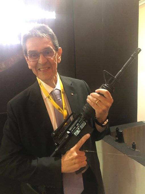 Ex-deputado também afirmou que o presidente precisa "cassar, agora, todas as concessões de rádio e TV das empresas concessionárias Globo"