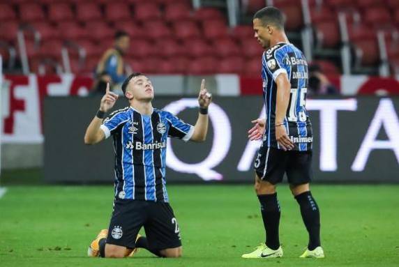Equipe de Renato Portaluppi chegou ao décimo confronto seguido sem perder para o rival