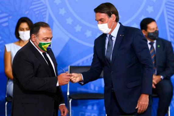 Diagnosticado com coronavírus, Eduardo Pazuello ficou sem clima para continuar