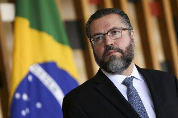 Chanceler vinha sendo alvo de pressões do Senado, de opositores de Bolsonaro e de ao menos 300 diplomatas