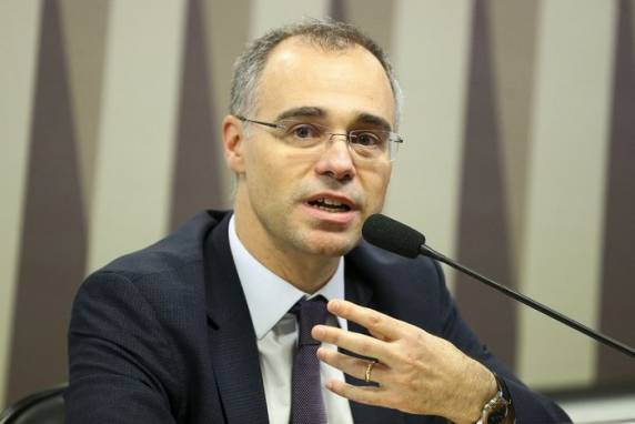 Decisão foi divulgada em reunião com outros ministros na manhã desta terça-feira
