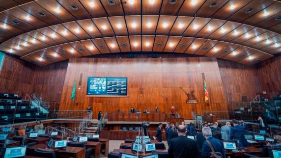 Deputados ainda aprovaram outros dois projetos do Executivo na última sessão antes do recesso parlamentar