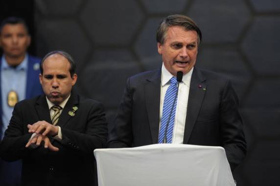 Conforme médico que operou o presidente em 2018, o problema é decorrente do atentado a faca