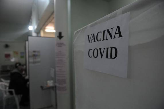 Remessa com imunizantes da AstraZeneca, da Janssen e da Pfizer deve chegar em carregamentos entre a noite desta sexta-feira e o sábado pela manhã