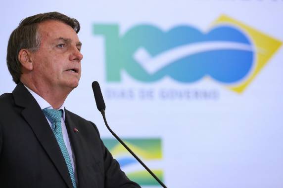 Com a decisão, julgamento que ocorria no STF foi interrompido para nova avaliação do relator