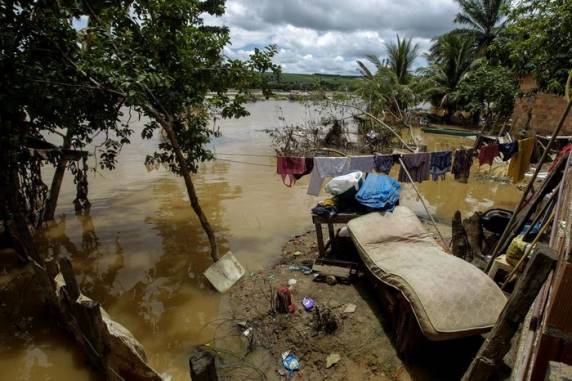 Presidente usou as redes sociais para comentar negativa do governo federal de missão humanitária oferecida pelo país vizinho