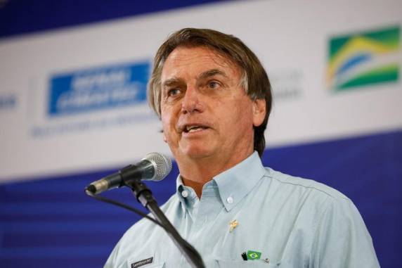 OMS não decidiu nada neste sentido, e diretor do órgão reforçou que "a pandemia não acabou"