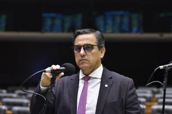 Marcelo Brum prometeu recursos para a obra social de um dos religiosos, intermediou reuniões com autoridades e frequentou evento privado