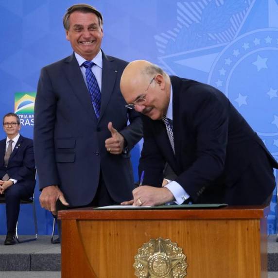 Durante live semanal, presidente ainda afirmou que Ribeiro "nem deveria ter sido preso"