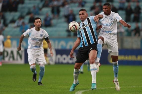 Tricolor contou com gol de Biel para ganhar por 1 a 0; resultado garantiu equipe entre os quatro melhores do campeonato nesta rodada