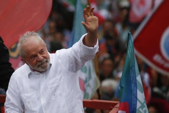 Proposta foi criticada por aliados do presidente eleito por forçar um acordo amplo com o centrão antes de o novo governo começar