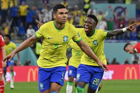 Seleção chegou aos seis pontos no Grupo G e não pode mais ser alcançada por Camarões e Sérvia