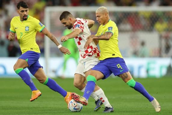 Seleção empatou no tempo normal e foi superada por 4 a 2 nas penalidades