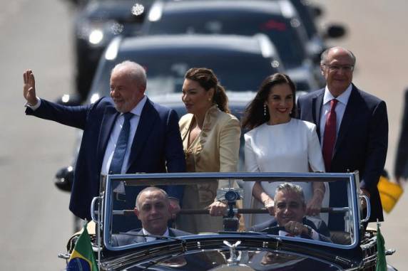 Novo presidente confimou revogação de decretos que favoreceram acesso a armas