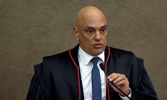 Parlamentares eleitos apontados na petição, apresentada por juristas, são do PL