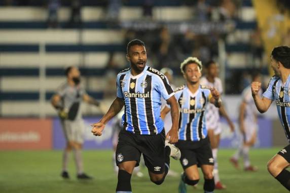 Meia-atacante marcou no segundo tempo o gol da vitória tricolor por 1 a 0
