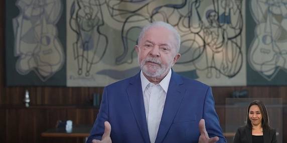 Pronunciamento de três minutos em rede nacional, pela televisão e rádio, ocorreu na noite deste domingo