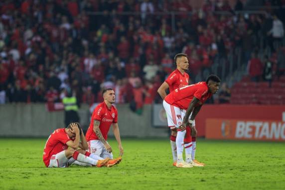 Colorado ganhou por 3 a 1 no tempo normal, mas foi superado nas penalidades