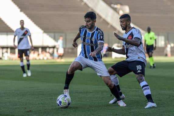 Time carioca marcou com o atacante Vegetti no segundo tempo da partida