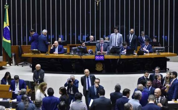 Posição do paciente na fila, local da cirurgia ou serviço e especialidade estão entre os dados que deverão ser publicados; com mudanças na proposta, texto terá de retornar ao Senado