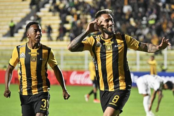 Equipe alternativa escalada por Renato foi derrotada com gols de Ursino e Triverio