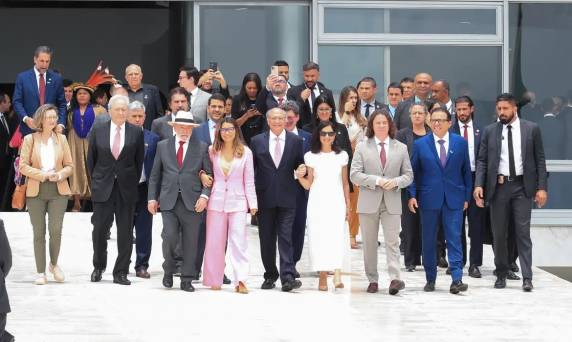 Presidente discursou em ato contra o golpismo no Palácio do Planalto