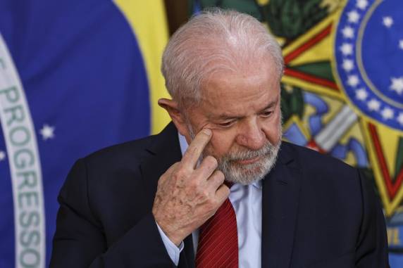 Reprovação também alcançou um patamar inédito, subindo de 34% para 41%. Levantamento ouviu 2.007 eleitores em 113 cidades, na segunda e na terça-feira, e tem margem de erro de dois pontos percentuais para mais ou para menos