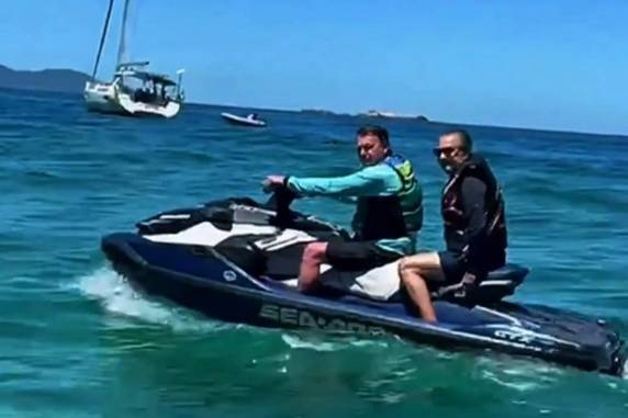 Humberto Costa (PT) criticou a publicação, citando a isenção de impostos para motos aquáticas concedida pelo ex-presidente. Em resposta, foi chamado de "canalha mentiroso"