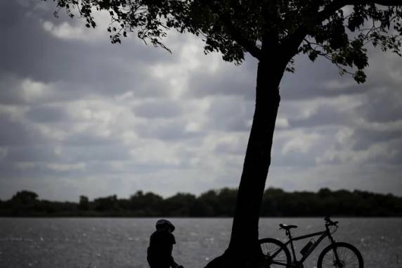À tarde, a temperatura máxima pode ficar 5ºC acima da média até o final desta semana. Manhãs e noites continuam mais frias no Estado.