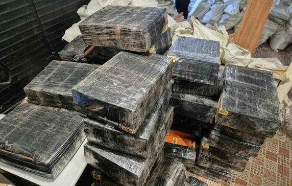 Ação ocorreu na região metropolitana de Curitiba, após trabalho integrado da Polícia Civil gaúcha e da Polícia Rodoviária Federal do Paraná. Motorista foi preso em flagrante