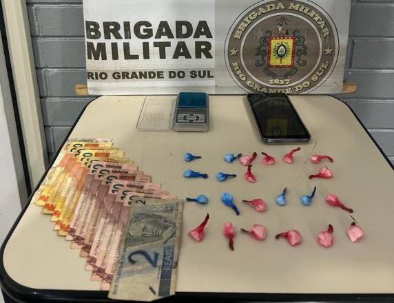 Força Tática do 7º BPM flagra suspeito com cocaína, dinheiro e balança de precisão