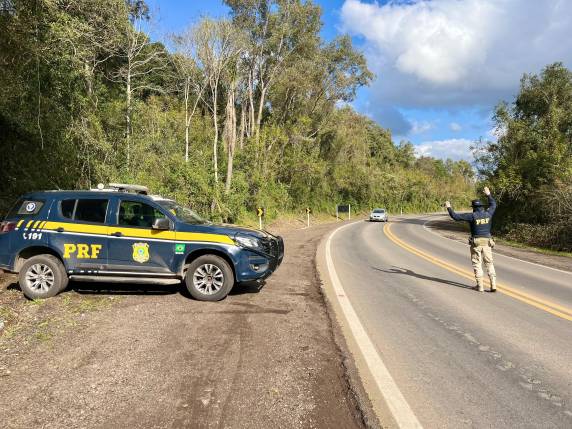O indivíduo foi preso após ter se envolvido em acidente de trânsito