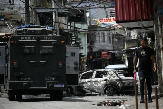 Decisão deste domingo atende a pedido da Defensoria Pública da União. Ministro é relator da Arguição de Descumprimento de Preceito Fundamental (ADPF) das Favelas