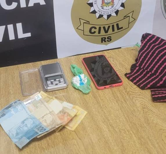 Ação do Setor de Investigação da DP resulta na apreensão de cocaína e materiais utilizados no crime