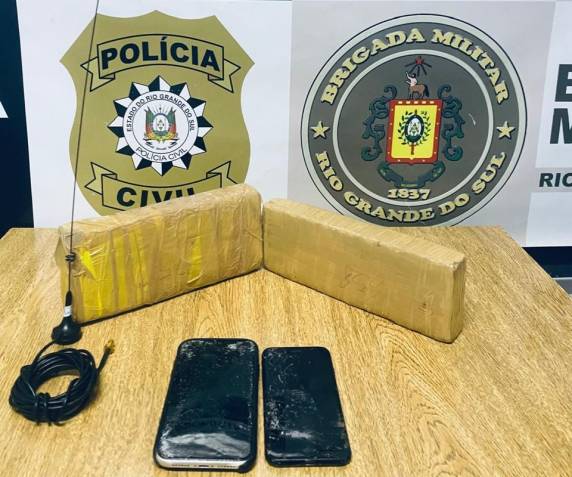 Quatro homens de Passo Fundo são detidos na RS-342 com maconha e equipamentos