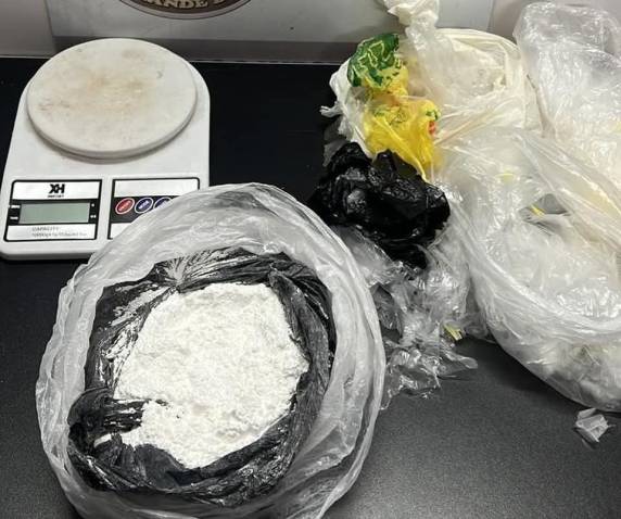 Força Tática apreende mais de meio quilo de cocaína e materiais utilizados no preparo de entorpecentes