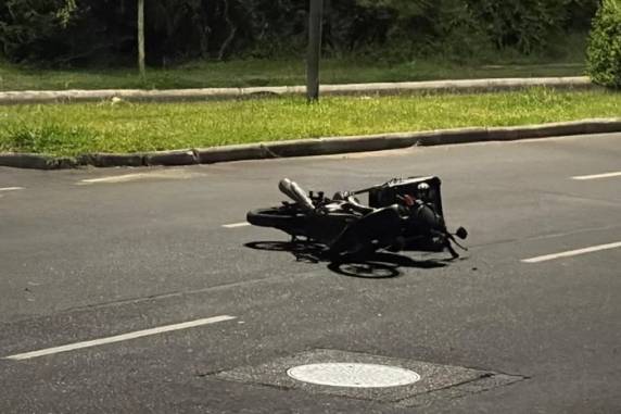Acidente ocorreu na madrugada; pista no sentido Centro está bloqueada